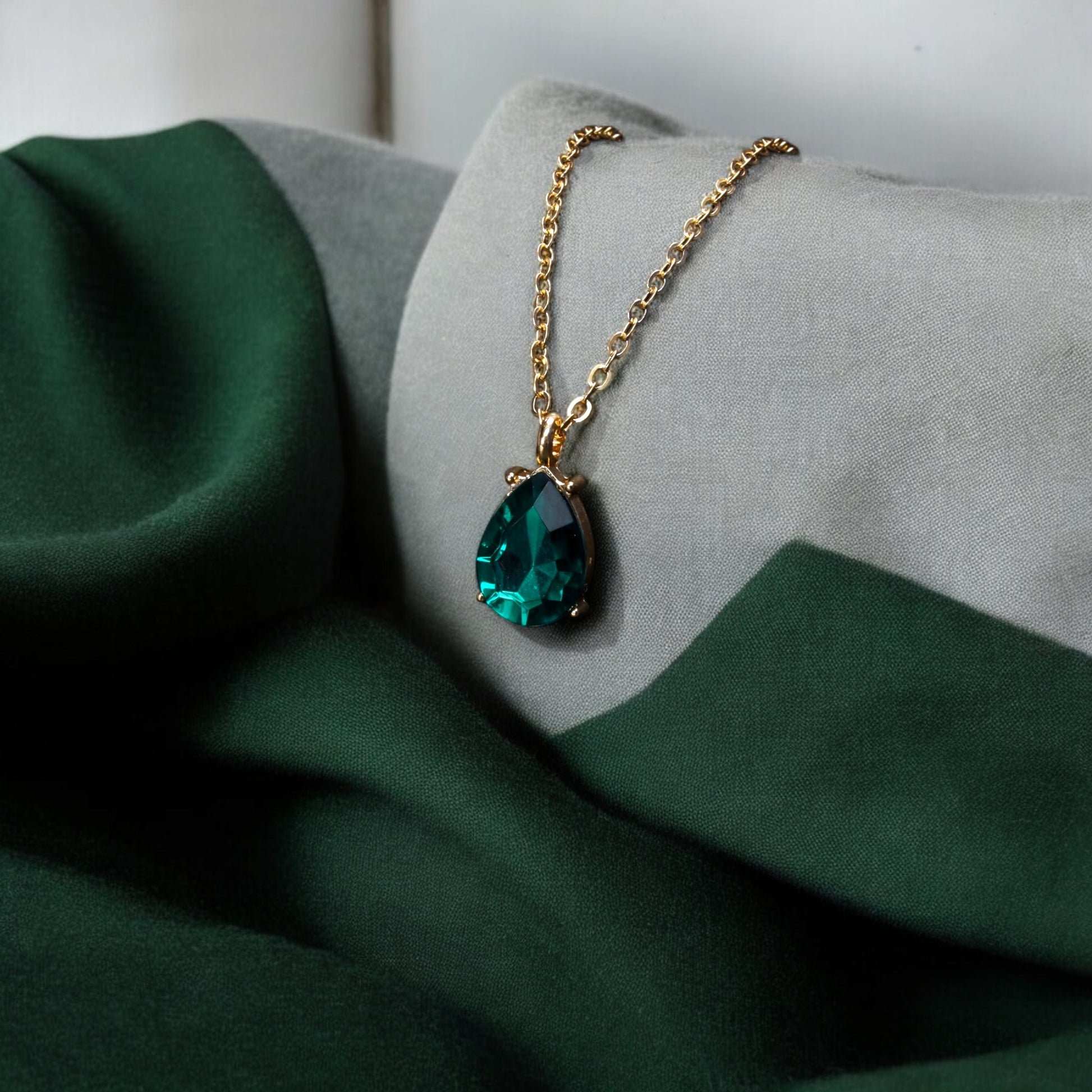 Emerald Stone Pendant