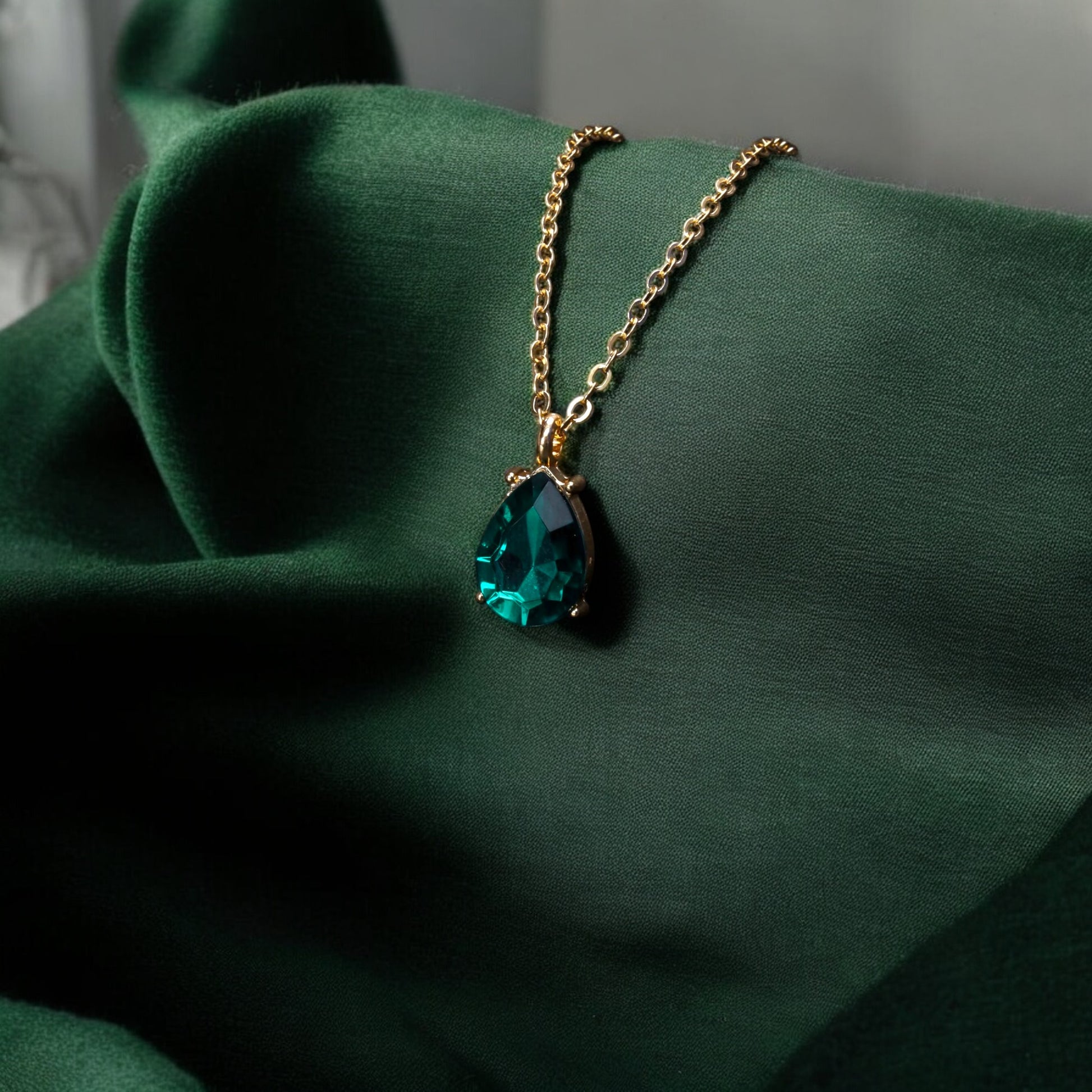 Emerald Stone Pendant