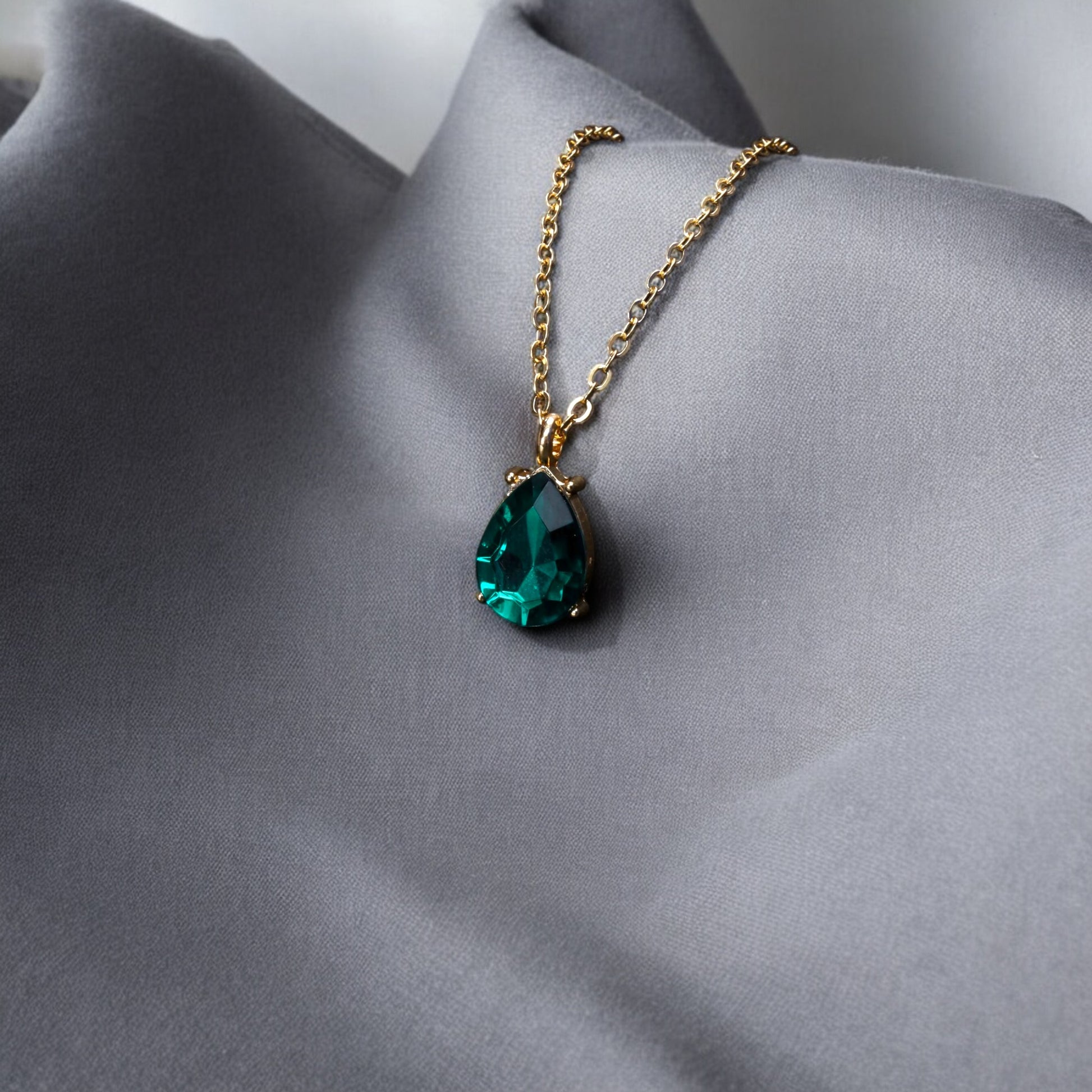 Emerald Stone Pendant