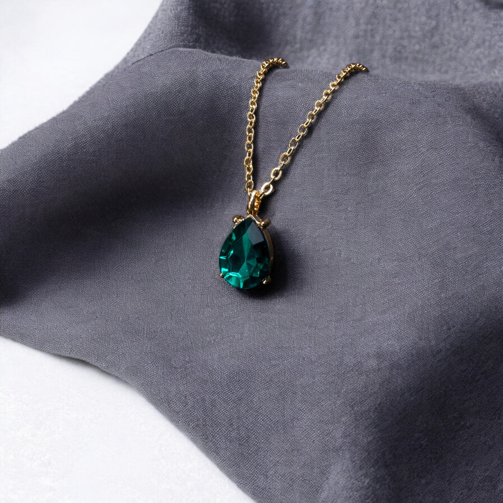 Emerald Stone Pendant